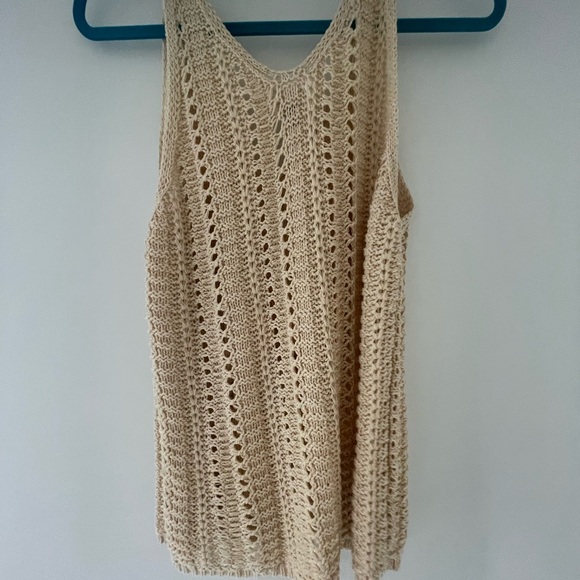 Universal Thread Crochet Tank - Picture 2 of 4